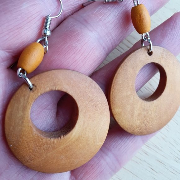 Casual Hook Earrings - Picture 4 of 4